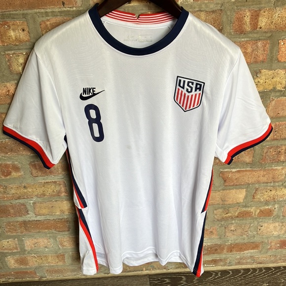 Nike - Picture 8 of 16